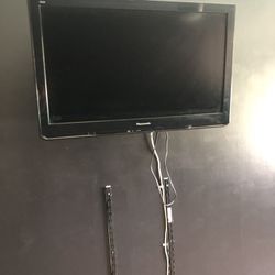 32 Inch Panasonic TV With the bracket