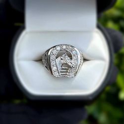 Jewelry 10k solid white gold 0.8CTW diamonds Horse ring sz 10.5