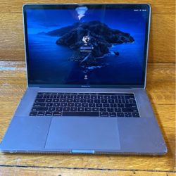 Apple MacBook Pro 15” 2017 I7 16G Ram 512G SSD Gray