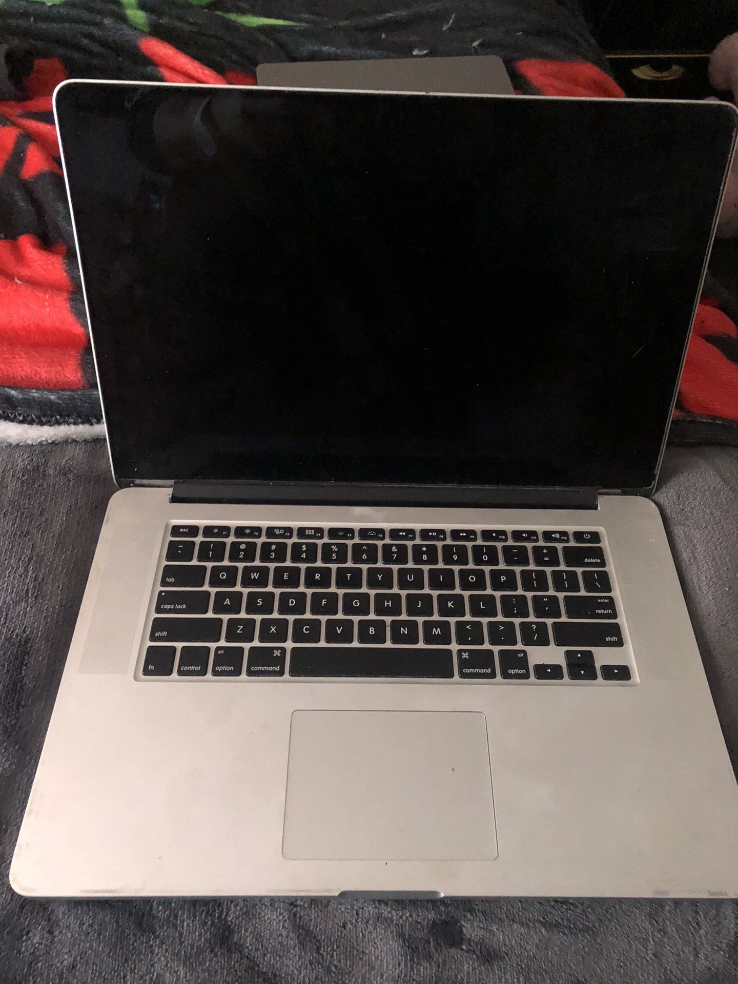 FOR SALE MACBOOK PRO 16" 2021 w/ broken