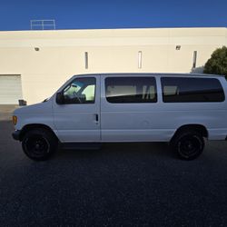 2006 Ford E-350
