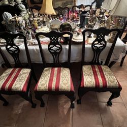 Set Of 8 Chippendale Carved Mahogany Dining Chairs and Table 