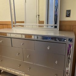 Mirrored dresser with mirror