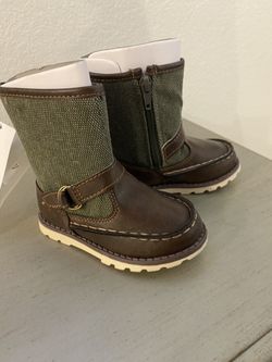 Carters size 6 boy boots