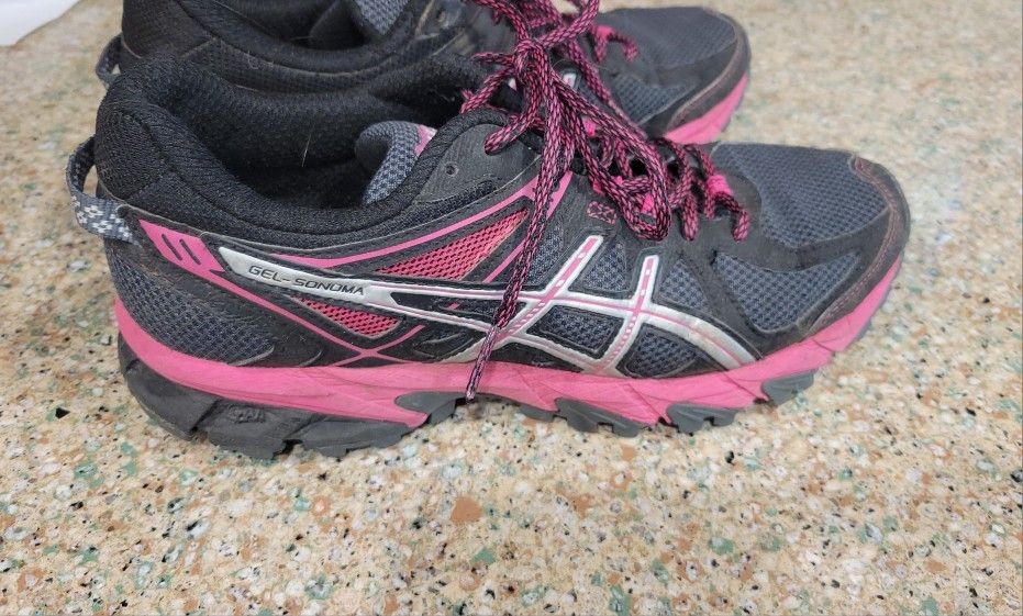 Asics Gel Sonoma Women's Size 7.5
