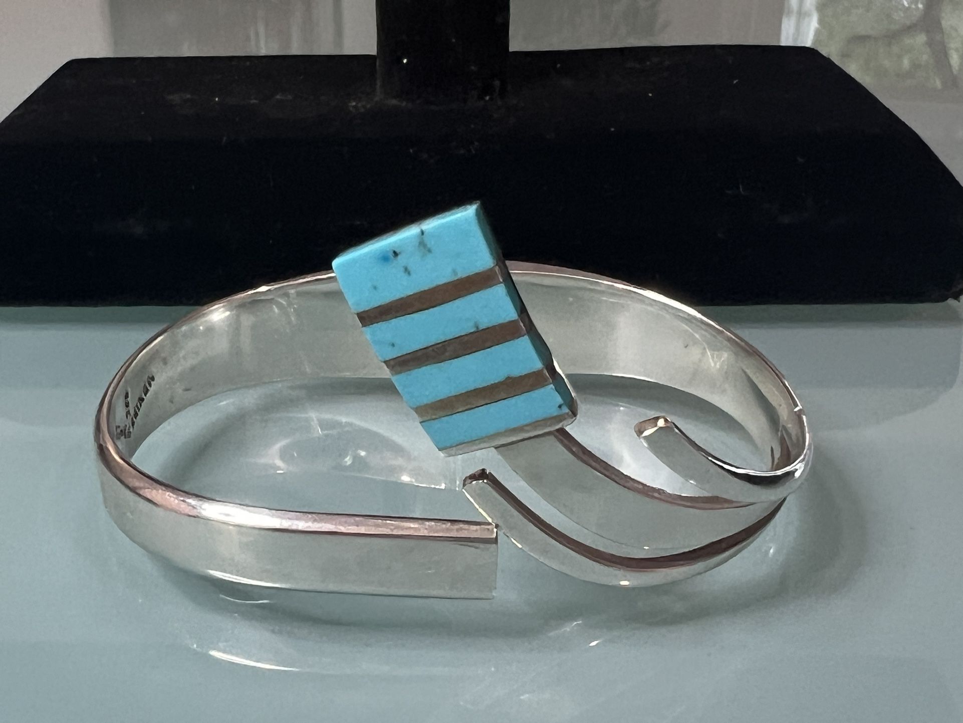 “Rare” Navajo 1.73 OUNCES Ladies Sterling Silver Blue Turquoise Cuff Bracelet “W@W”