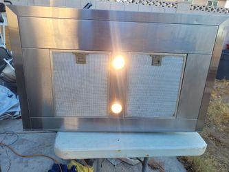 Zephyr Chimney Range Hood