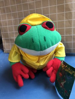 New Green Tree Frog Stuffed Animal in Drench Coat