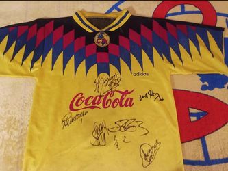 CLUB AMÉRICA AGUILAS MÉXICO ZAGUE CUAUHTÉMOC BIYIK RARE LIGA MX SIGNED JERSEY