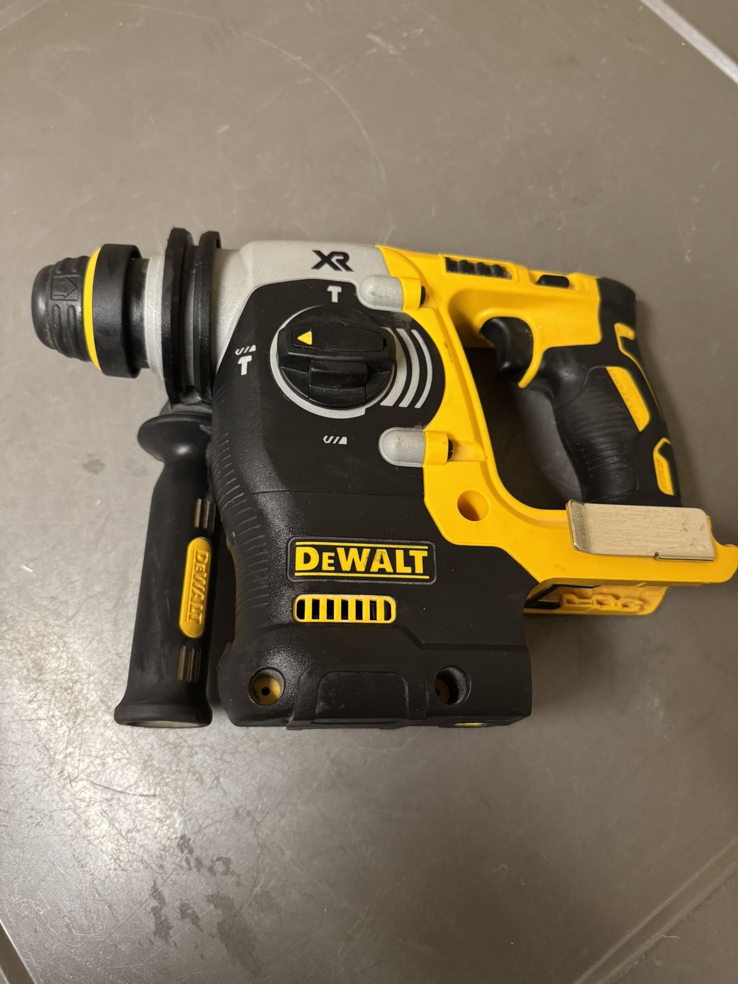 DeWalt 20V MAX XR Cordless Brushless 1 in. SDS Plus L-Shape Rotary Hammer (Tool Only)