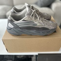 Adidas Yeezy Boost 700 V2 Sephra SZ 11 (Local pickup/Meet Only)