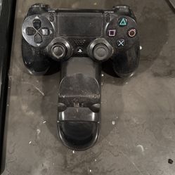 PS4 Controller With A Charging Hub