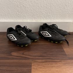 Umbro Kids Cleats - Size 12