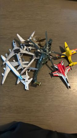 Lot of Die-Cast Toy Airplane Models