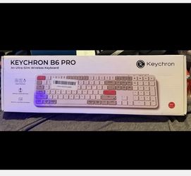 Keychron B6 Pro Ultra-Thin BT Wireless Keyboard, Full-Size ZMK - Retro Red