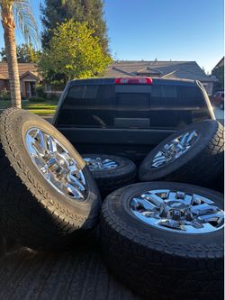 Chevy stocks 18 inch 8 lugs