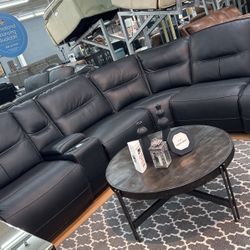 6 Piece Power Sectional!!