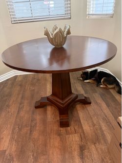 Round Solid Wood Pedestal table