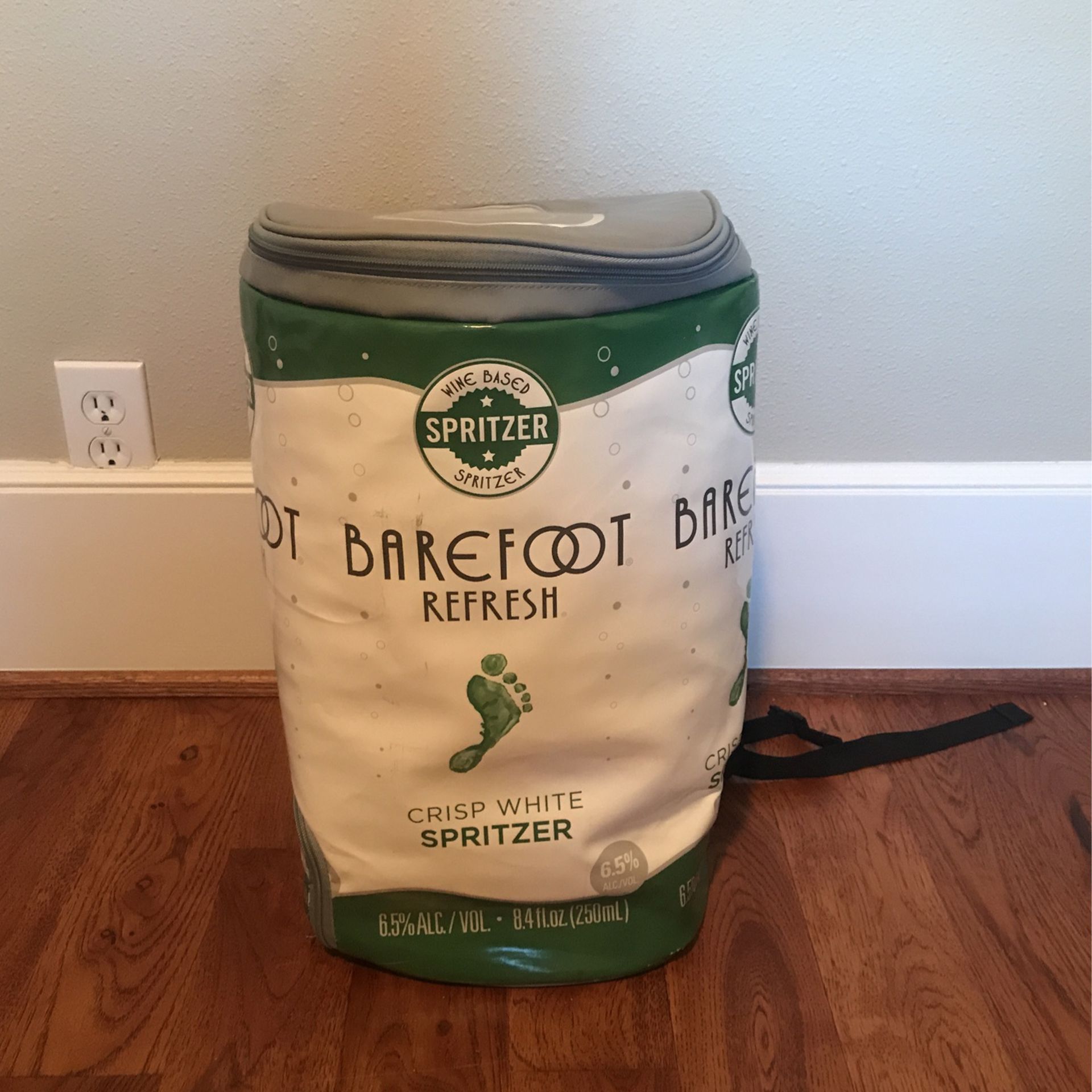 Barefoot Can-Shaped Insulated Backpack