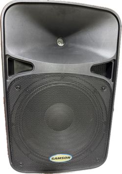 Samson Auro D412 400-watt powered speaker