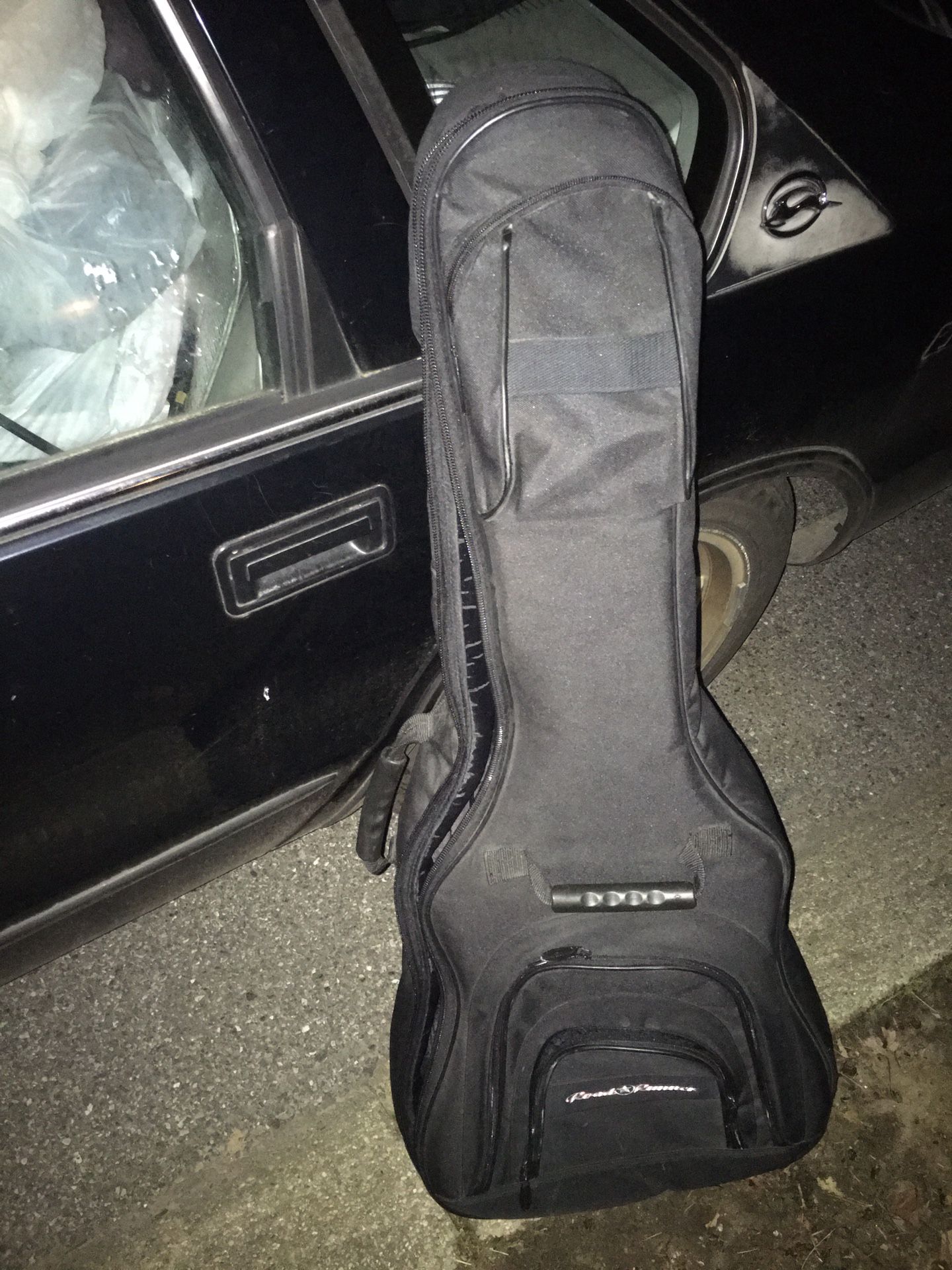 Roads guitar case nice only $35