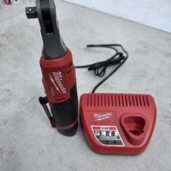 Milwaukee Fuel M12 Ratchet Kit Combo 2.0 Battery And Charger 