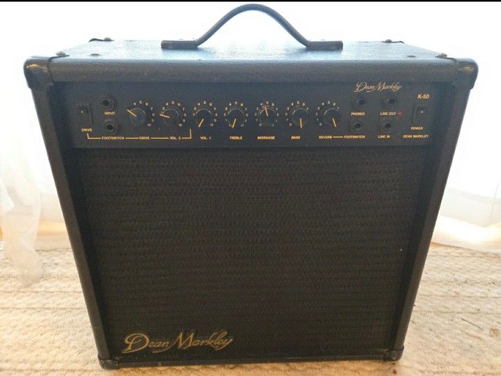 Dean Markley K150 amp.