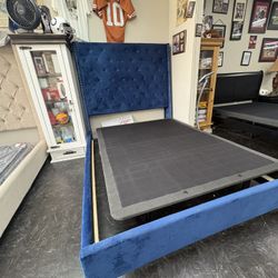 BRAND NEW QUEEN SIZE BED FRAME 