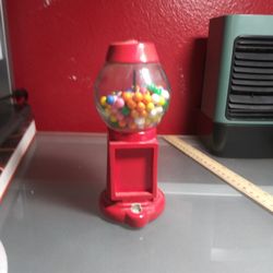 Glass Gumball Machine (FAKE)
