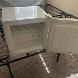 Mini Fridge 
