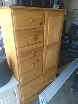 Pine cabinet/dresser
