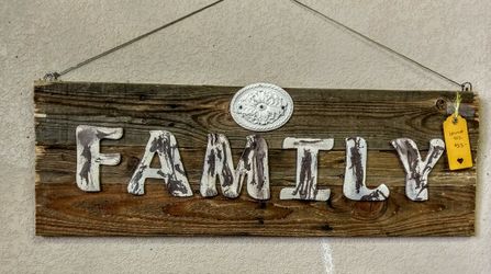 Wood letters on pallet