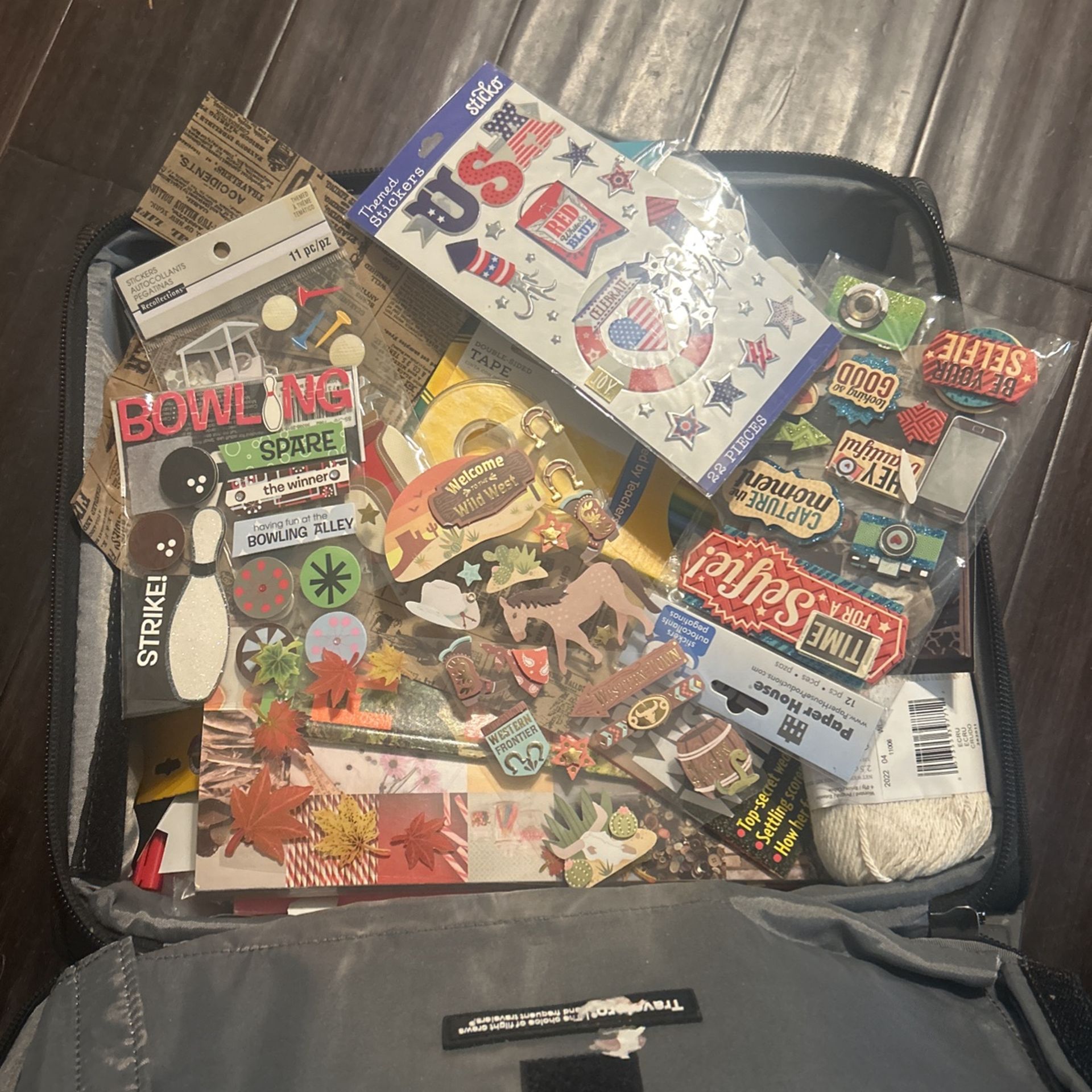 Art Supply Briefcase (Travel Bag Included)