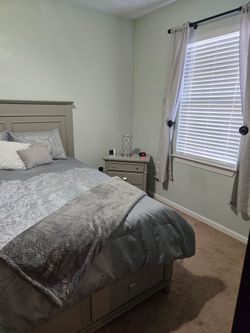 Grey Queen Set Paid $1800