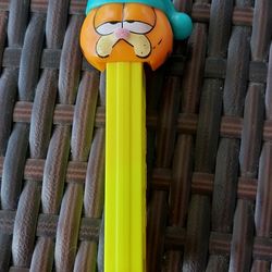 Vintage Sleepy Garfield with Night Cap Pez - Series II