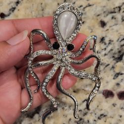 Optopus Brooch Pin