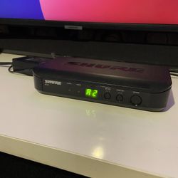Shure BLX4 Wireless Receiver - H8 Band