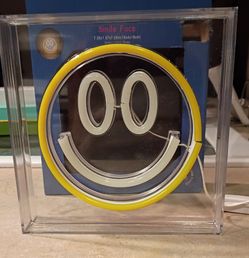Smiley Face LED Neon Light Sign in Clear Acrylic Box