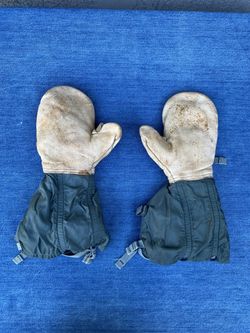 Vintage 80s U.S. Military Issue Arctic Flying Gloves Size Medium 