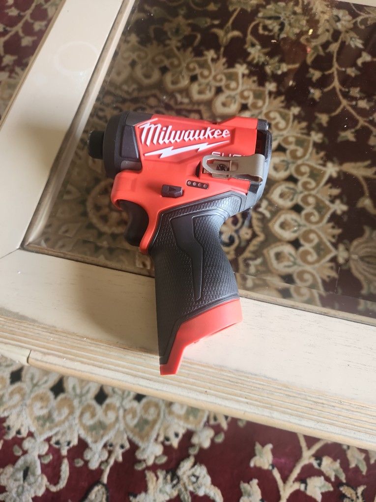 Milwaukee Taladro De Intacto