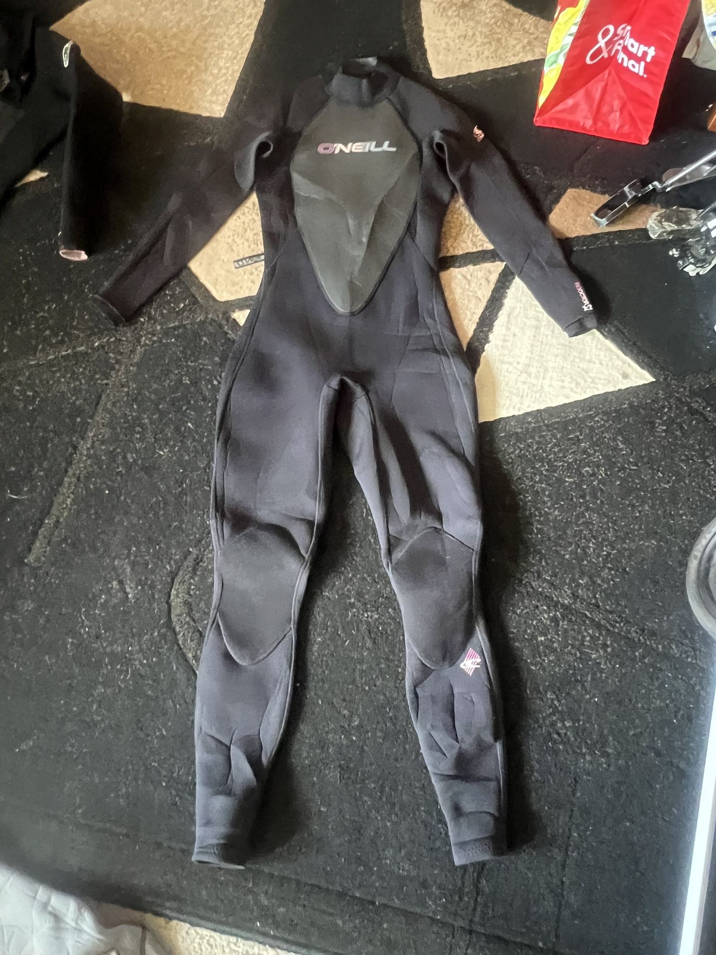 Women’s ladies size 6 wetsuit O’Neill Oneill 3/2mm 3:2 others available excellent condition 8 10 12 4 Excellent condition Also have a thicker feel