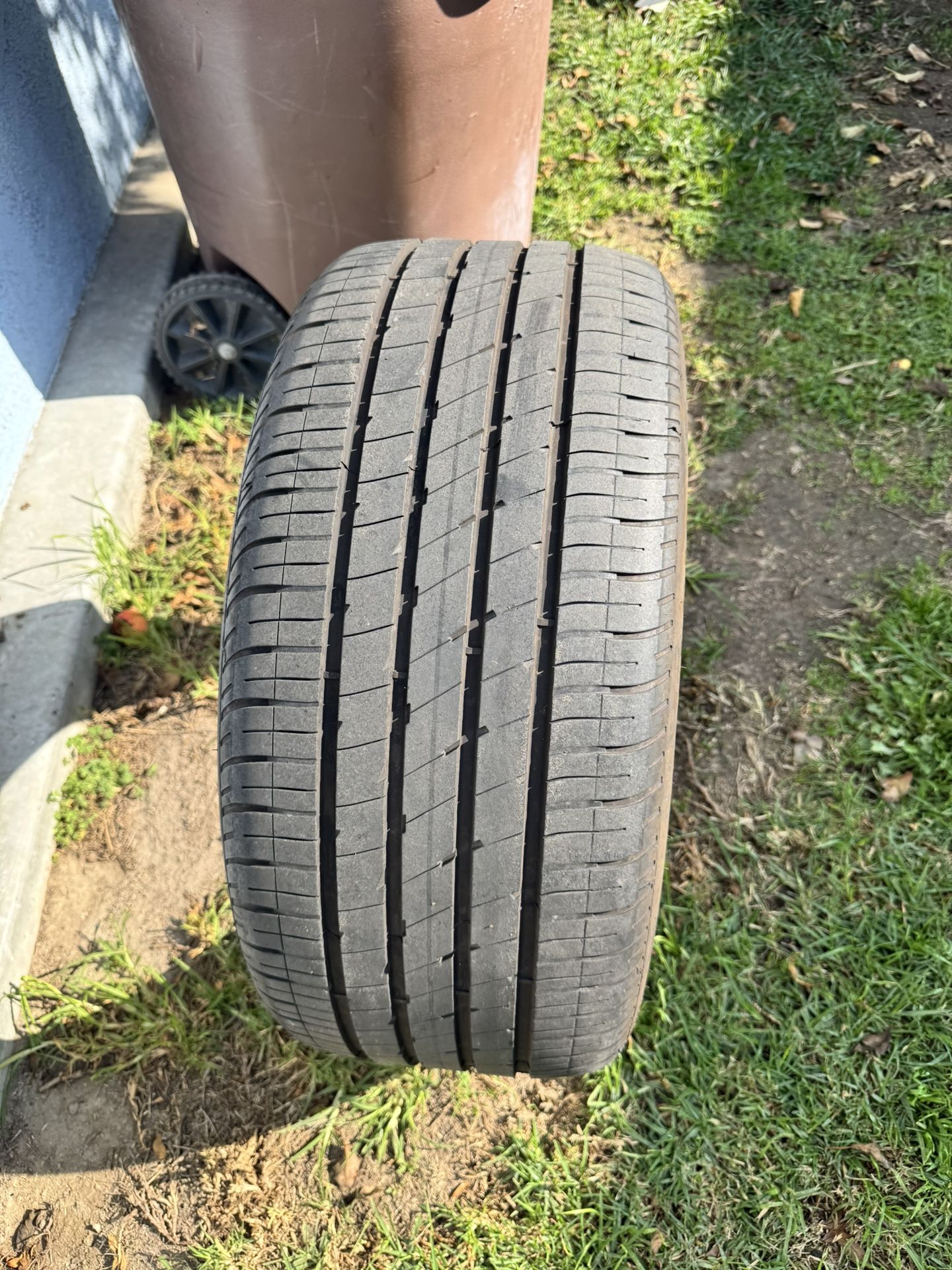 Goodyear 255/40R20 Single Tire for Sale in Anaheim, CA - OfferUp