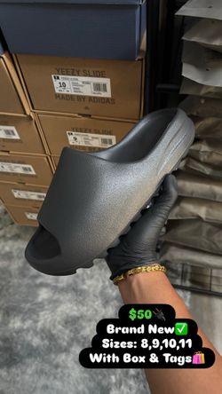 Black Yeezy Slides