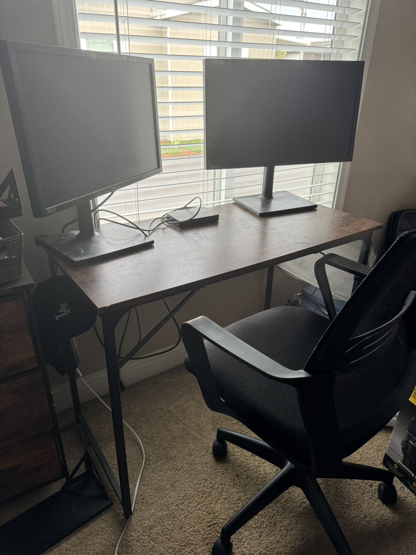 Limited Deal!! Computer desk with dual Samsung monitors and docking station for sale