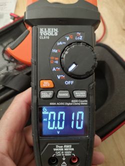 Klein Tools CL810 Multimeter with protective case