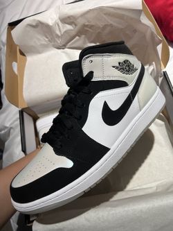 Air Jordan 1 Mid SE ‘Diamond’ Size 10.5