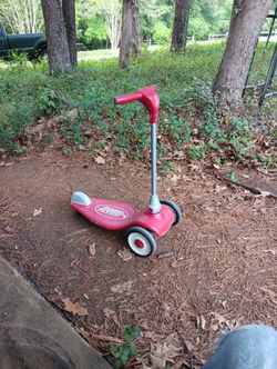 Radio Flyer Red Scooter Bike Kids Toy Ride
