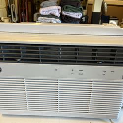 AC Window Unit in great condition.
