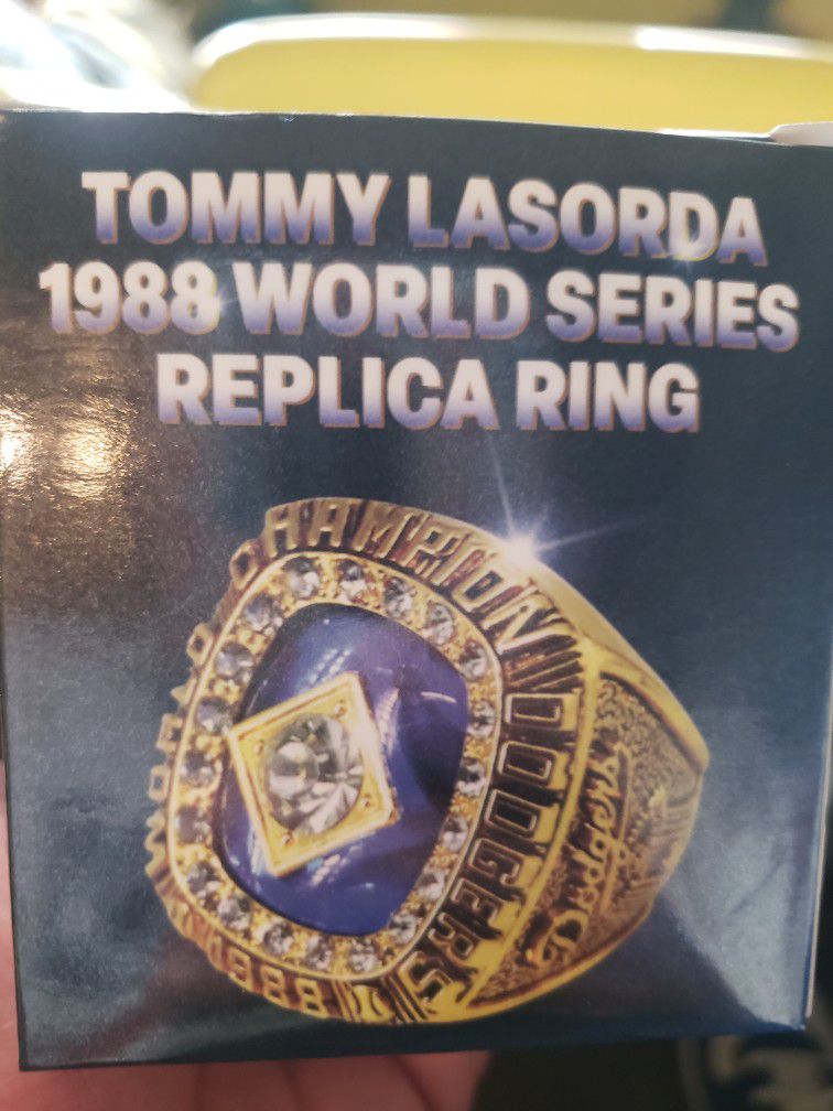 TOMMY LASORDA 1988 WORLD SERIES REPLICA RING for Sale in Culver City, CA -  OfferUp