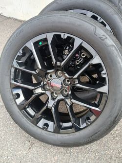 2023 OEM ORIGINAL TAKEOFFS GMC YUKON DENALI PREMIUM 22 INCH HAVE TPMS SENSORS TIRES BRIDGESTONE 90 % $ 1950 FIRM. 
